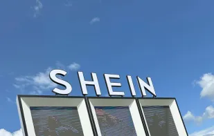 Social Walls Trusted by SHE IN