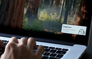 Small notification when biting your nails