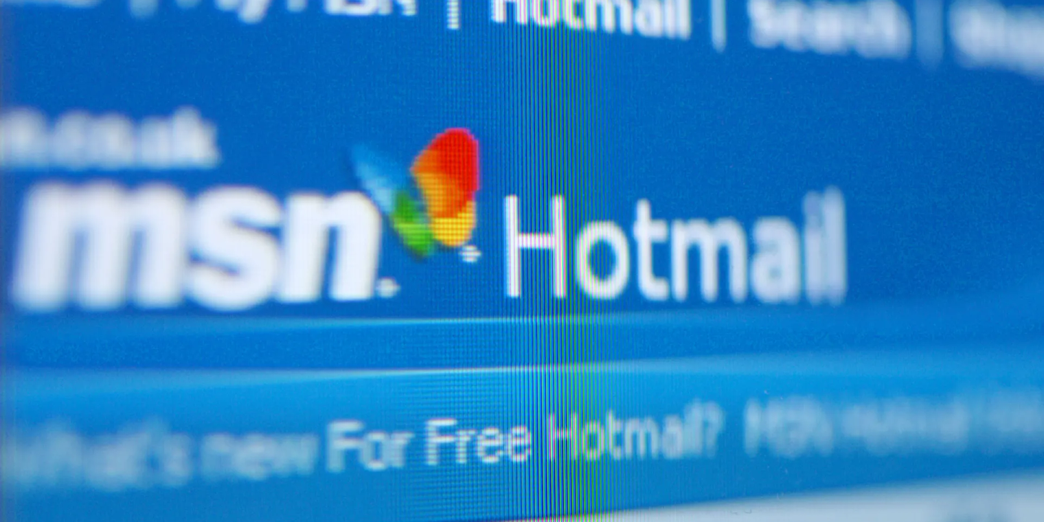 Microsoft lays off news writers, replaced by AI content aggregators