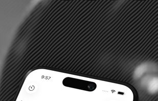 Log weights and reps effortlessly with clean interface showing previous lifts, automatic rest timer, and heart rate tracking