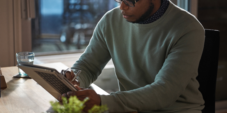 Version 21H1 of Windows 10, focusing on security and remote access, will release by June of 2021 image