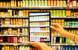 By simply activating the video mode on your smartphone or tablet and browsing the shop aisles, EasyPicky lets you capture and analyse your product data in real time.