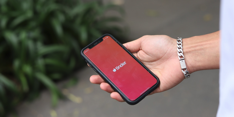 Tinder removes social media handles from public profiles with new community guidelines image