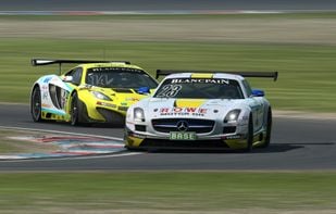 RaceRoom screenshot 1